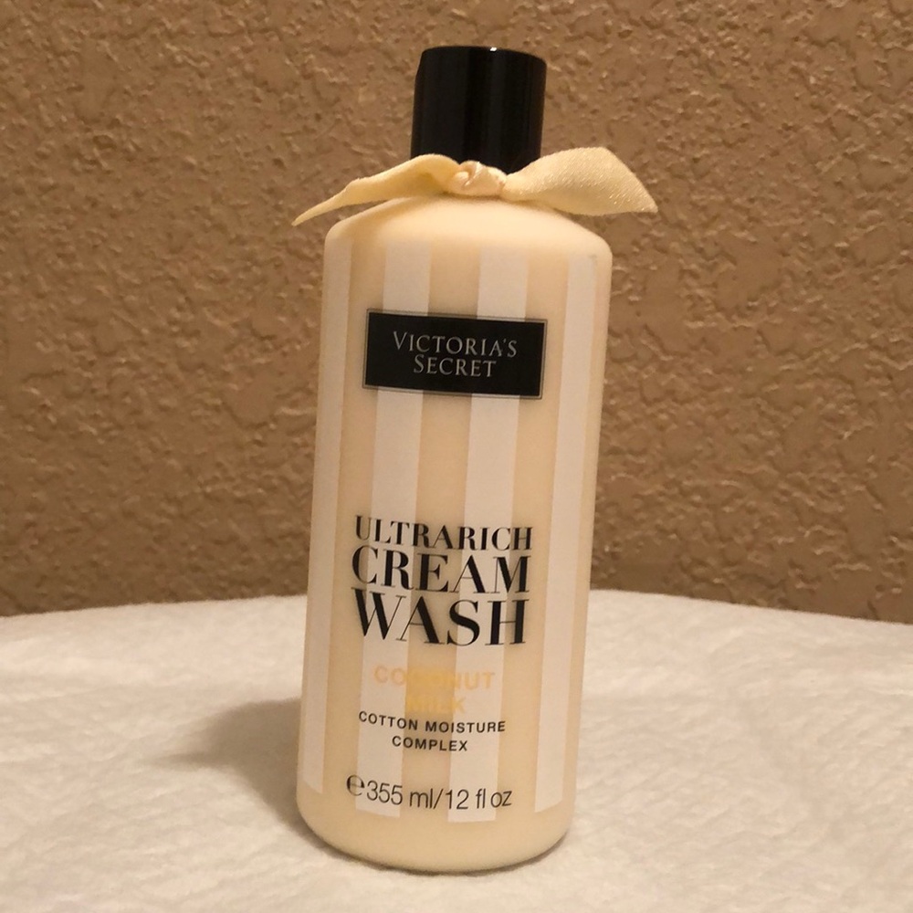 NWT Victoria’s Secret Ultra Rich Cream Wash Coconut Milk. 12 oz. Full bottle.